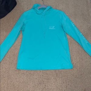 Vineyard vines long-sleeve hoodie tee